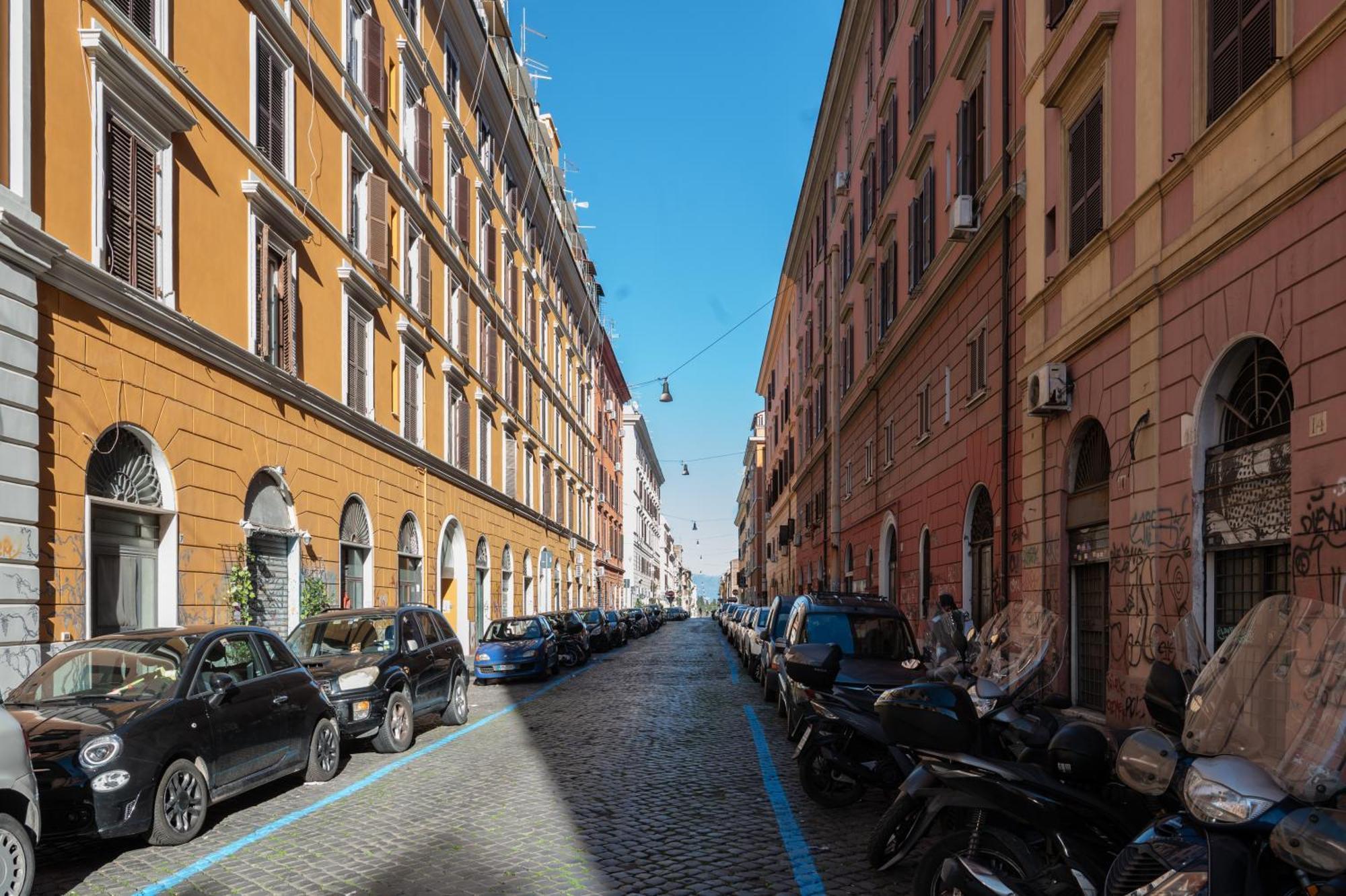 Half Palace, Relaxing Apartment In Rome San Lorenzo Екстериор снимка