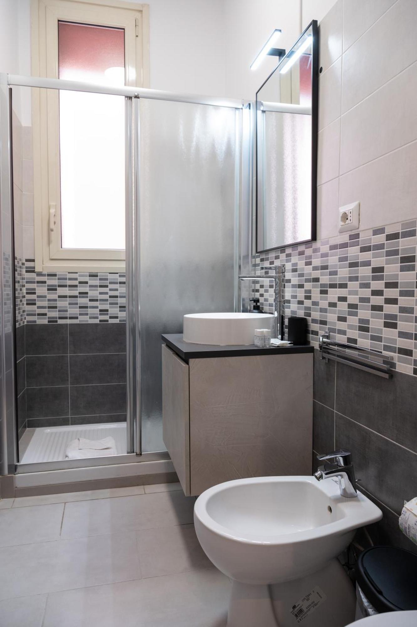 Half Palace, Relaxing Apartment In Rome San Lorenzo Екстериор снимка