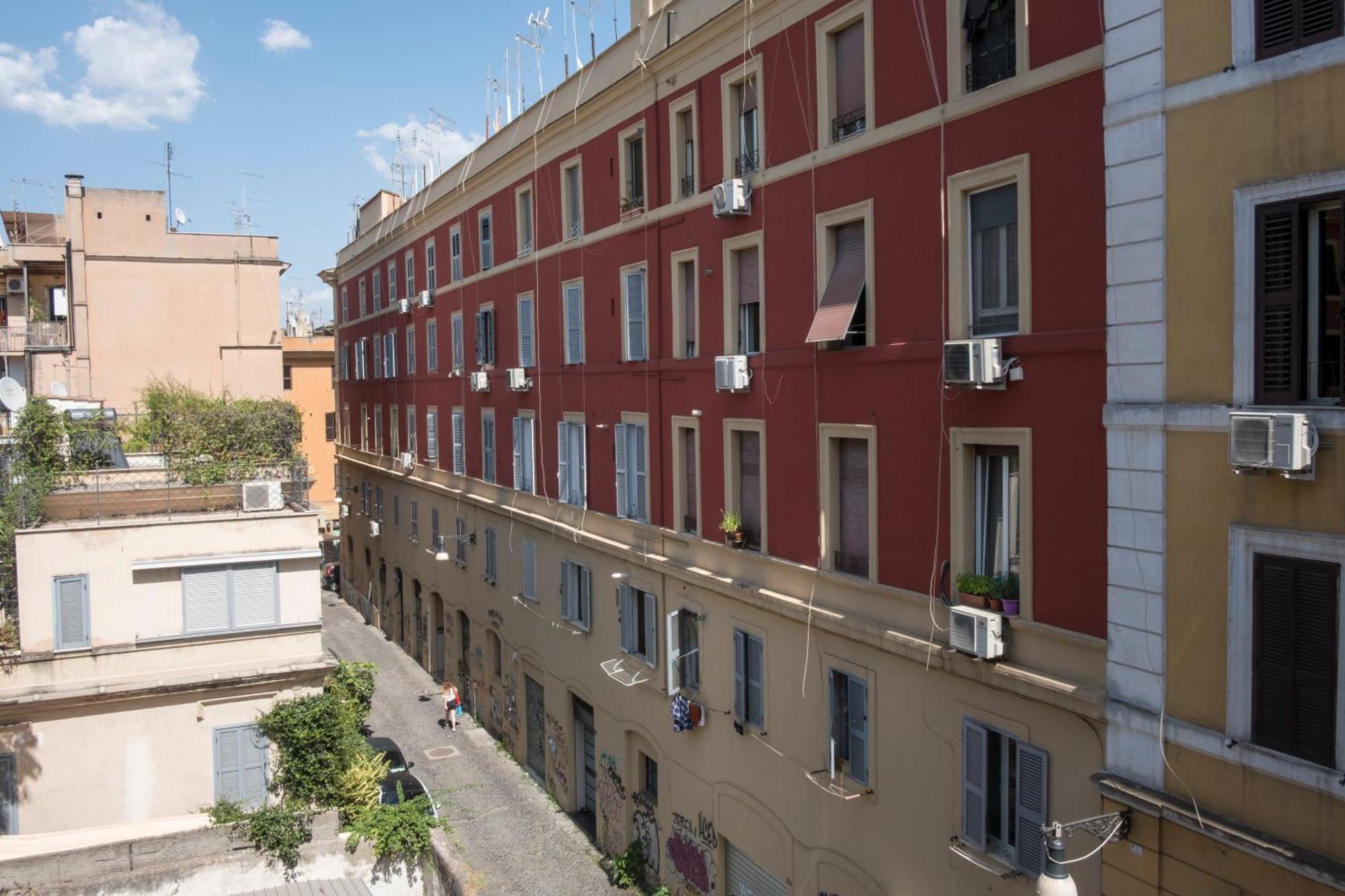 Half Palace, Relaxing Apartment In Rome San Lorenzo Екстериор снимка