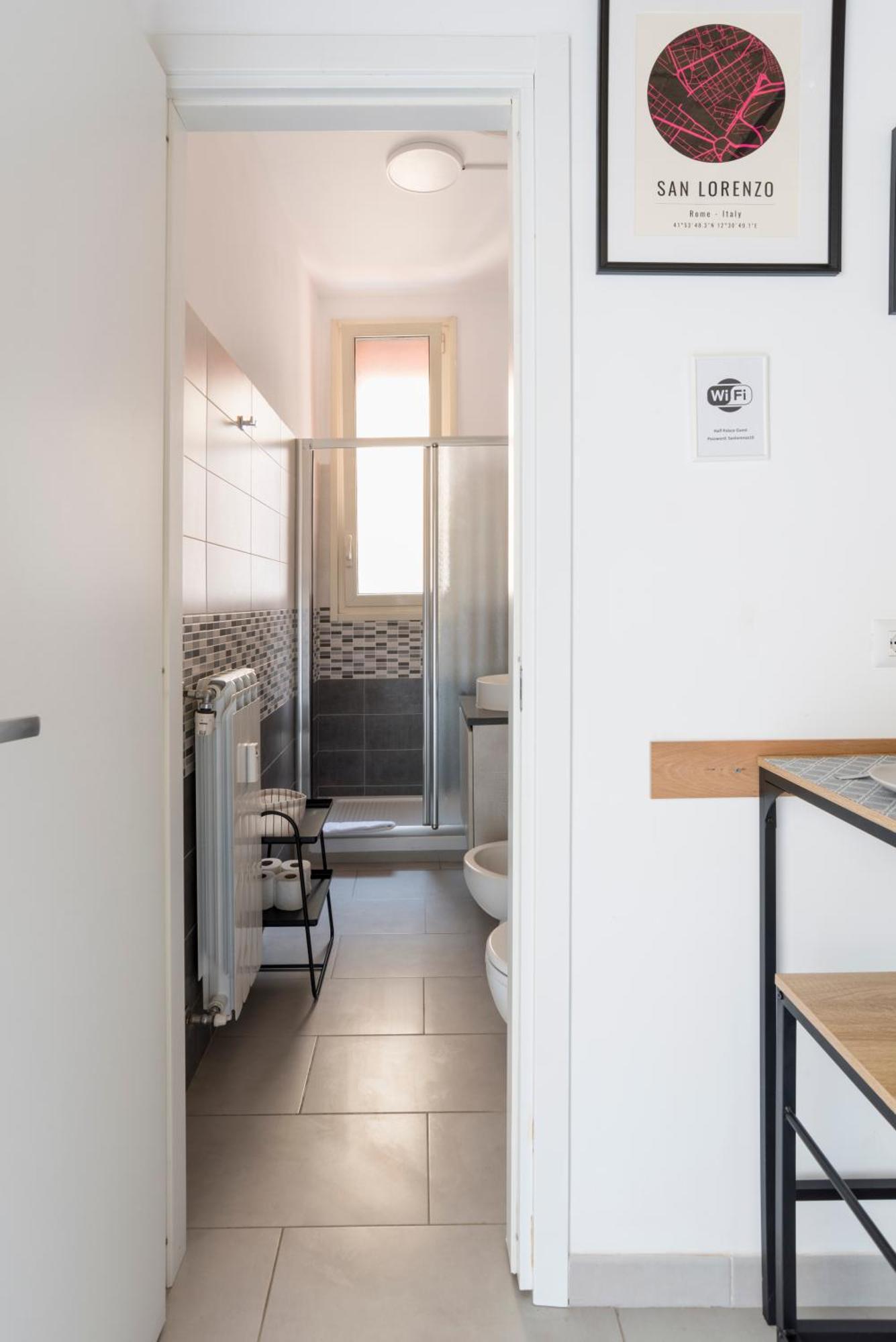 Half Palace, Relaxing Apartment In Rome San Lorenzo Екстериор снимка