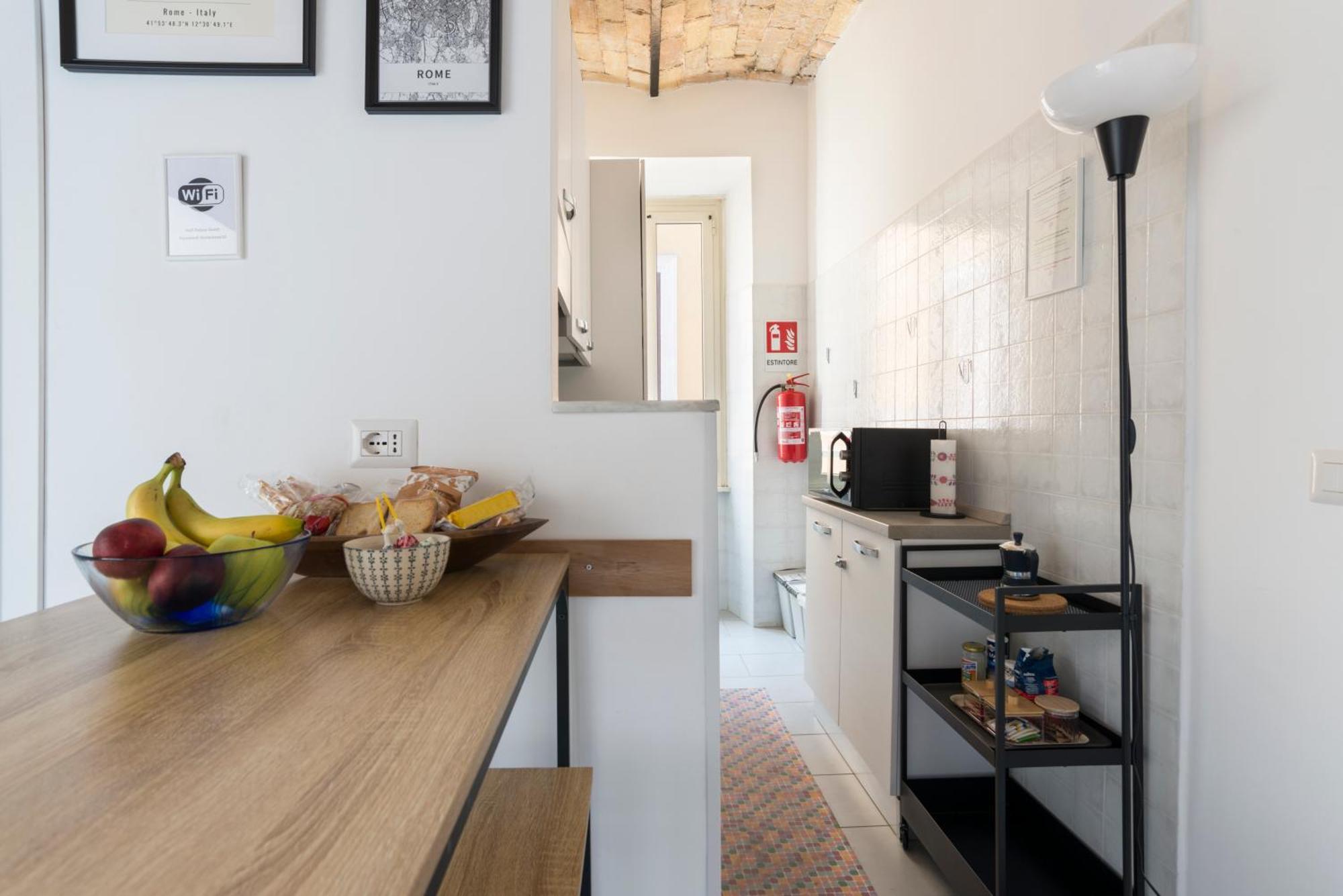 Half Palace, Relaxing Apartment In Rome San Lorenzo Екстериор снимка